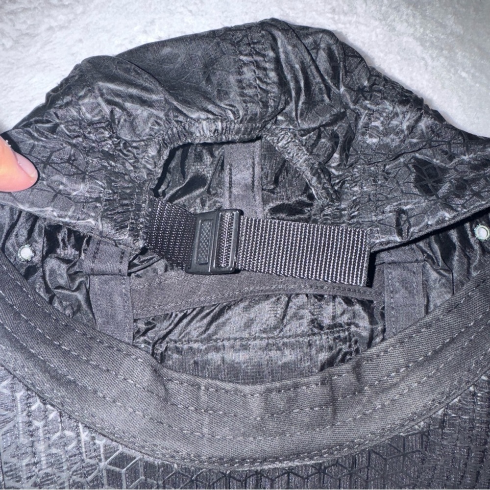 Supreme  Hat - Picture 4 of 5